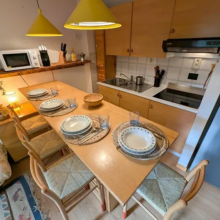 B & J Apartment *